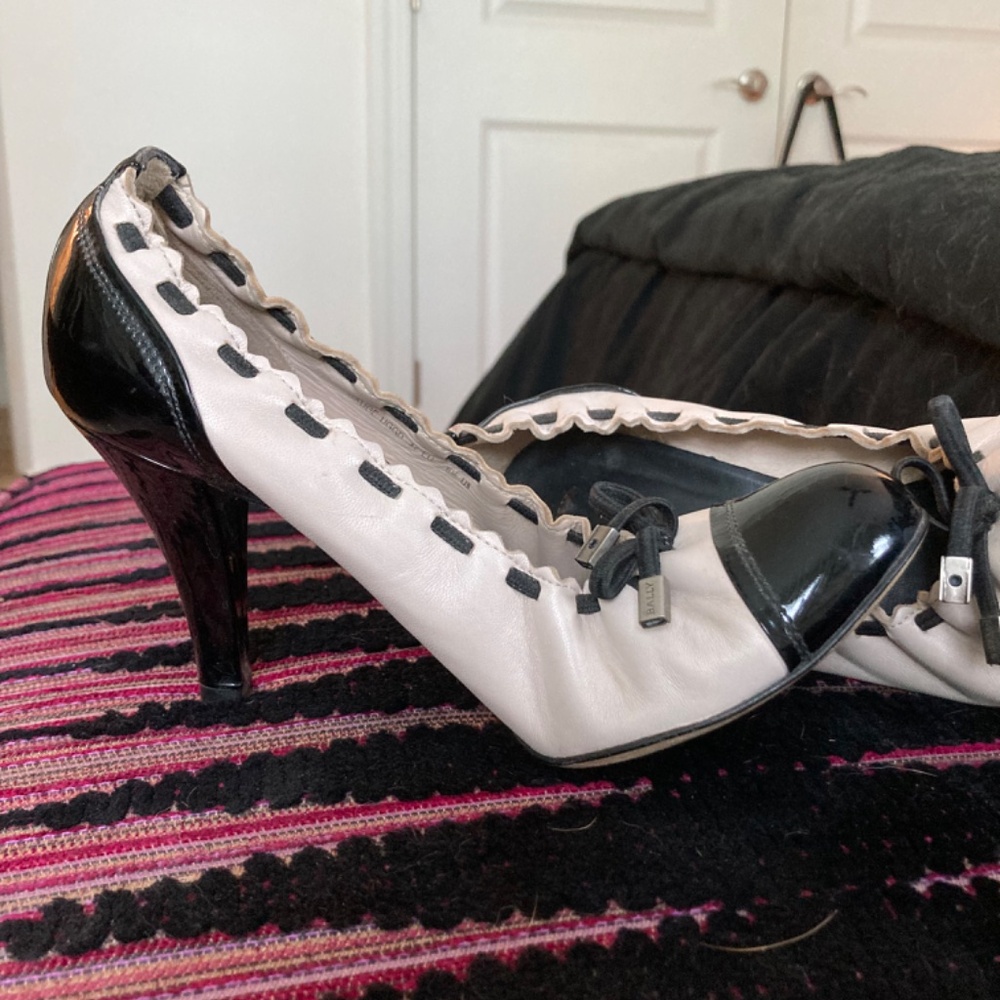 Balley Styleflex Pumps - Picture 3 of 5